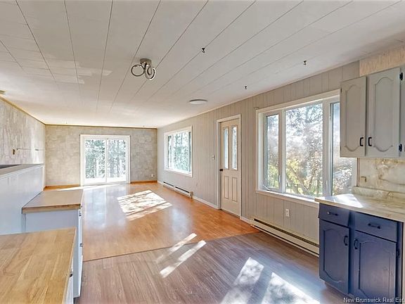3rd image of 34 Stacey Rd