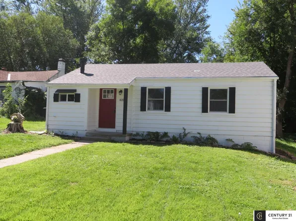 6227 Pierce St, Omaha, NE 68106