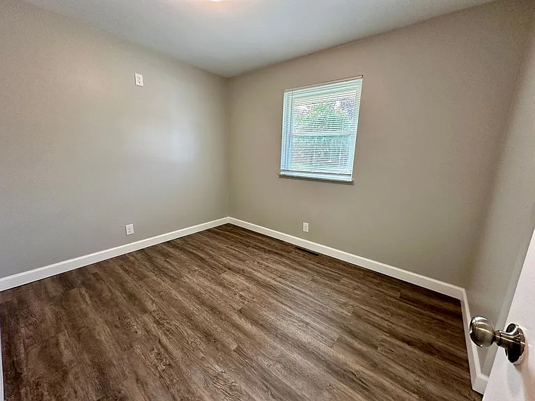 2274 Broadmoor Dr — Photo 15