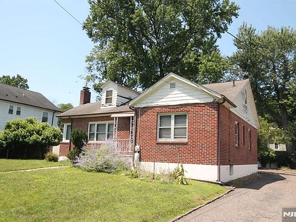 3rd image of 142 Orange St