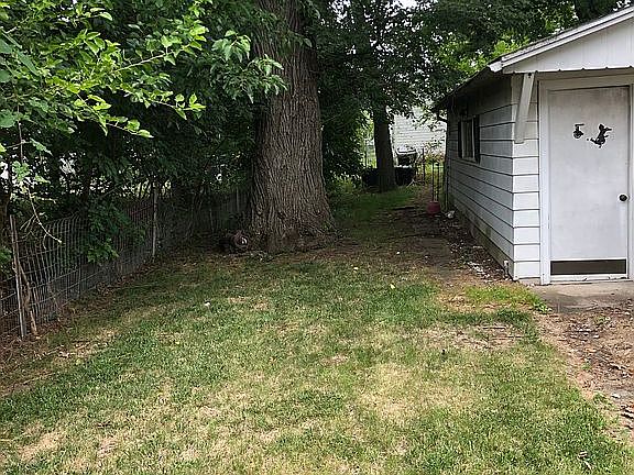 4th image of 2228 N Elmwood Ave