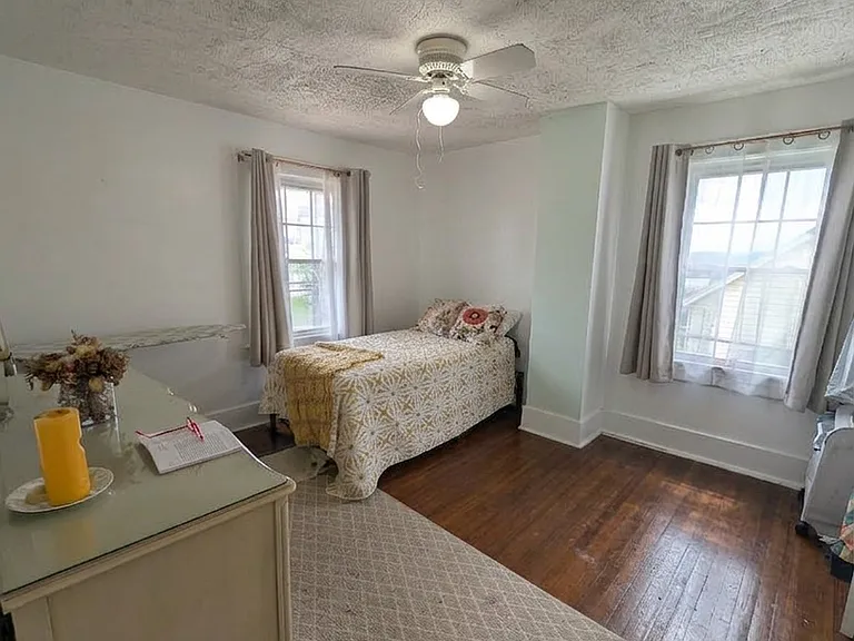 1444 Woodland Ave — Photo 11