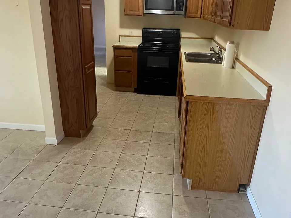 105 Berry St #6