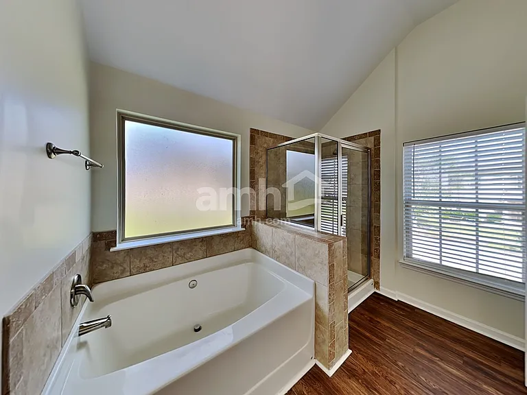 729 Rolling Downs Dr — Photo 12