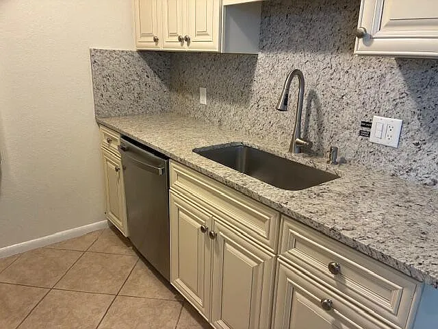 689 NE 6th Ct #404 — Photo 12