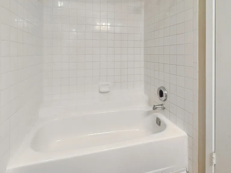 Classic Style Bathroom