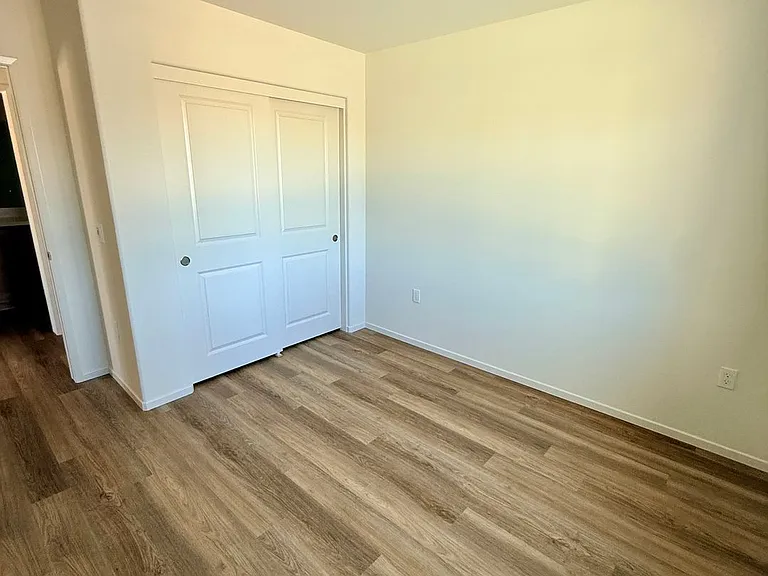 11702 Sebastian Rd — Photo 31
