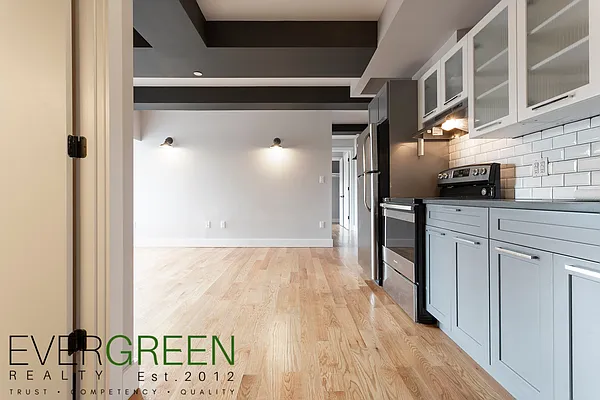 Rented by ERNY LLC | media 18