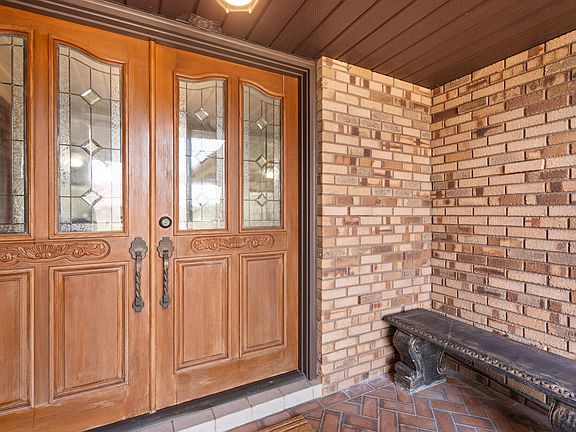 5th image of 472 SE Majestic Terrace
