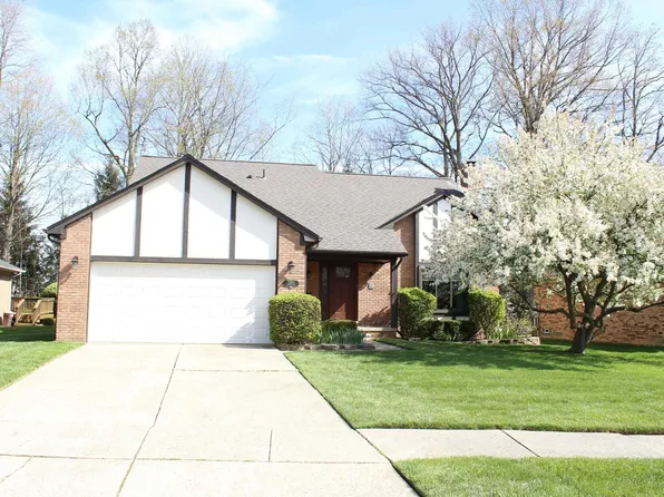 20081 Calumet Dr, Clinton Township, MI 48038