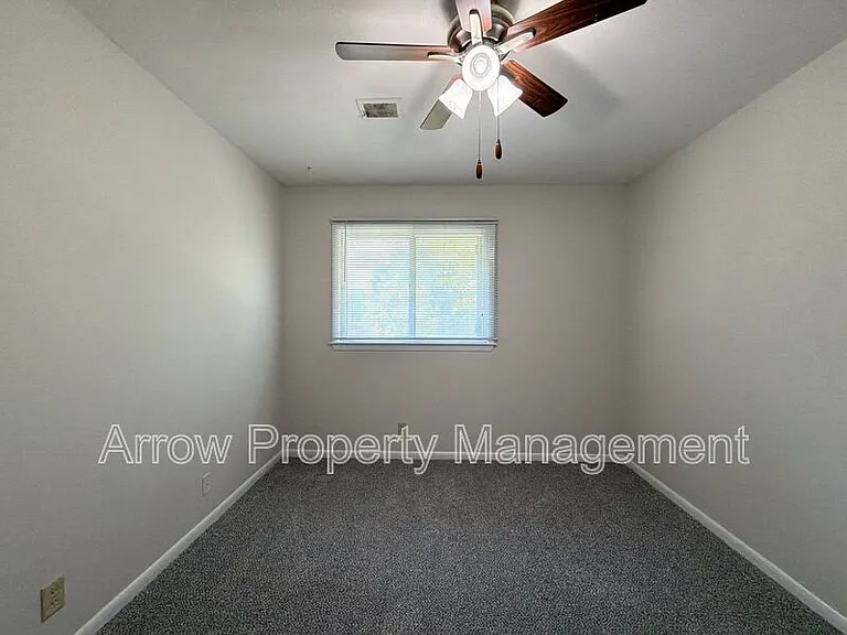 1426 S 20th St — Photo 7
