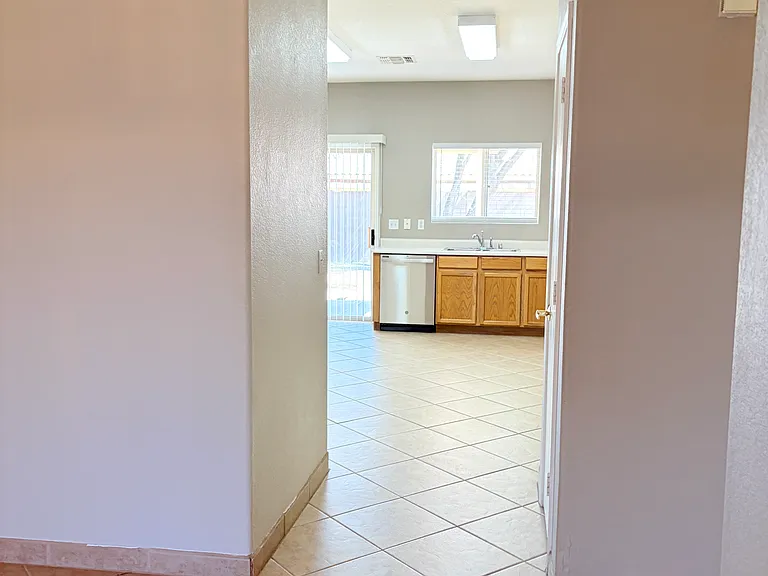 1042 E Canyon Way — Photo 10