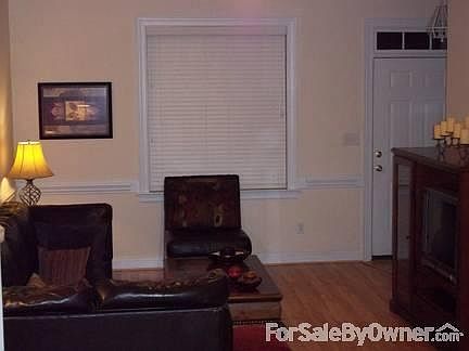 3rd image of 608 Sanibel Dr
