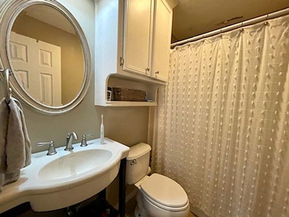 5th image of 739 Wicklow Pl #A