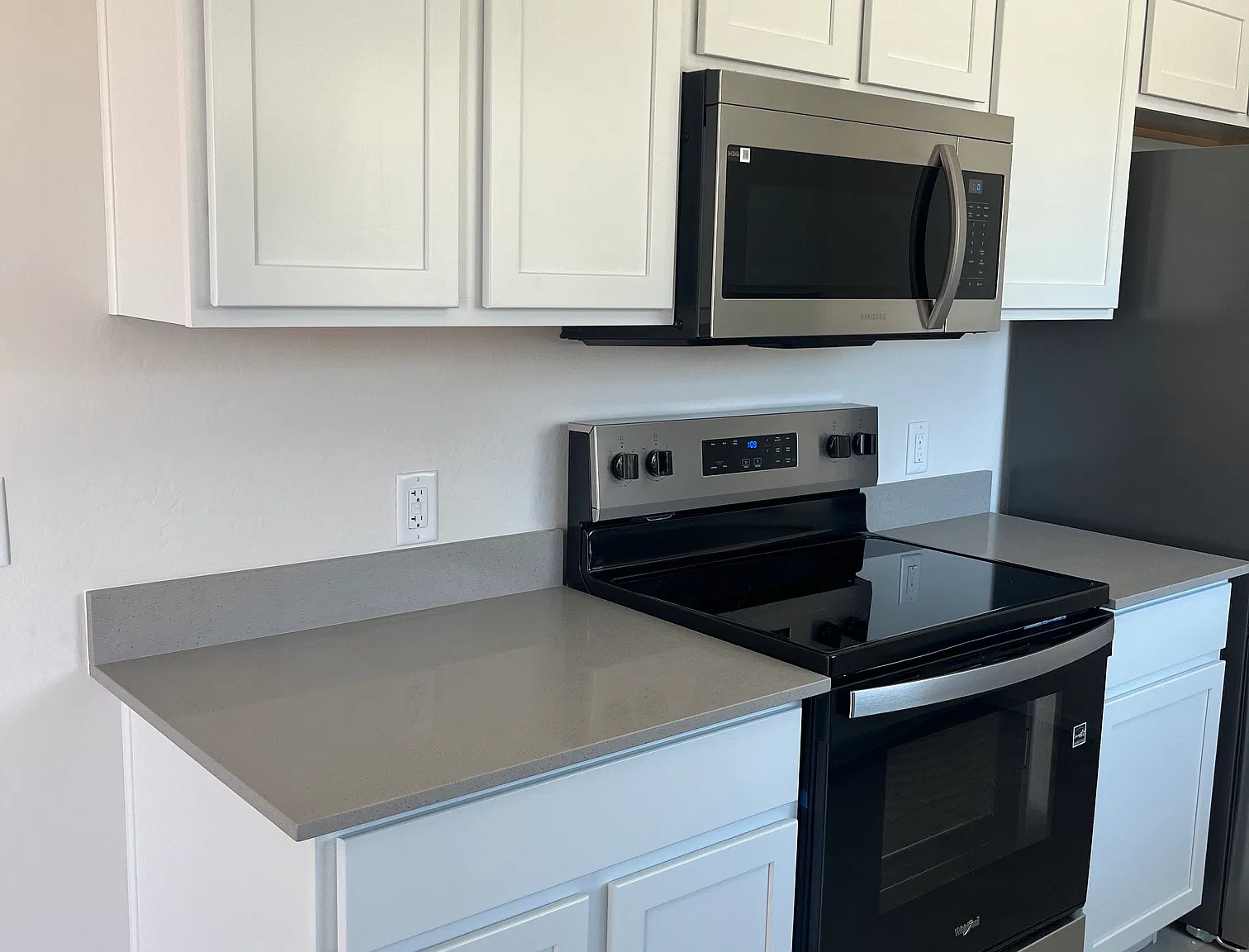 2 bed, 780 sqft, $1,800 — Photo 2