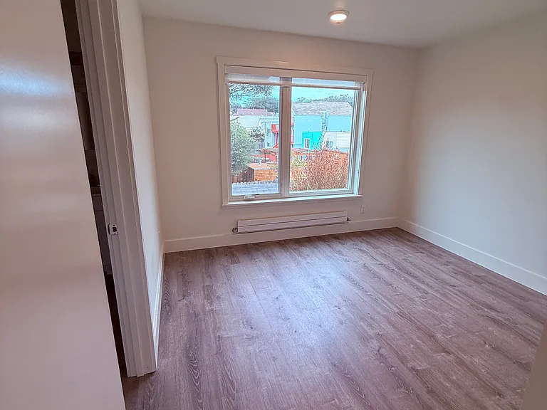 4326 Irving St #305 — Photo 16