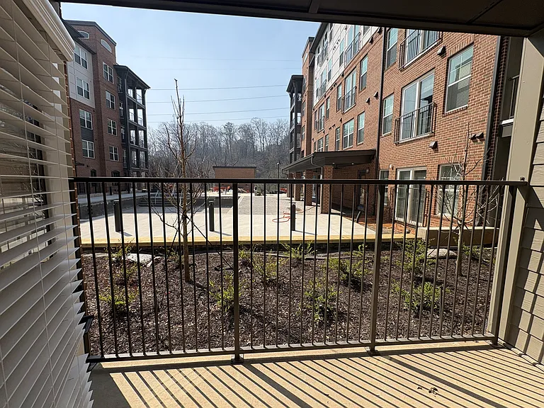 District on the Etowah Apartments — Photo 844