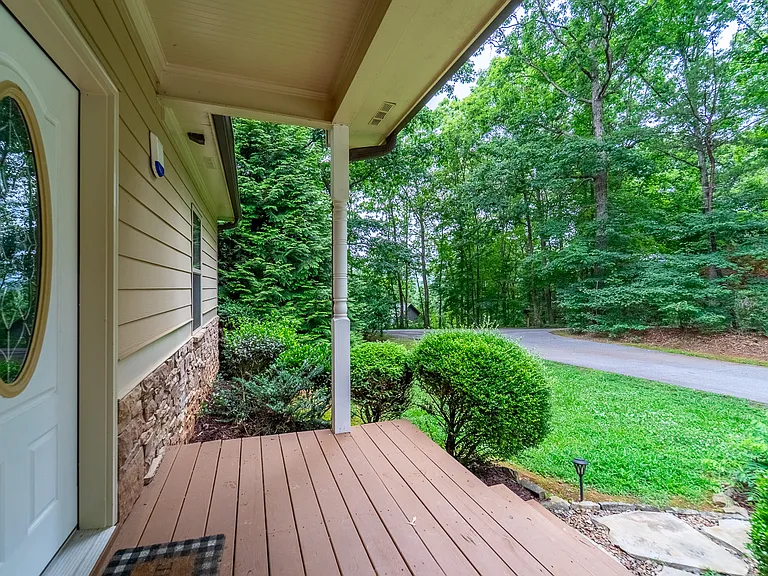215 Oakridge Dr — Photo 43