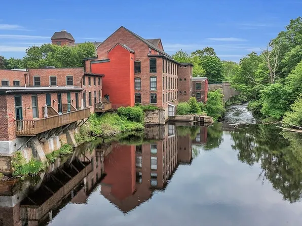 14 Sanford St Unit 60, Medway, MA 02053