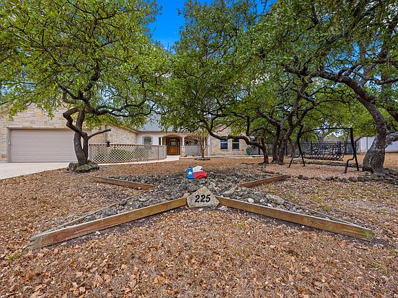 2nd image of 225 Skye Dr