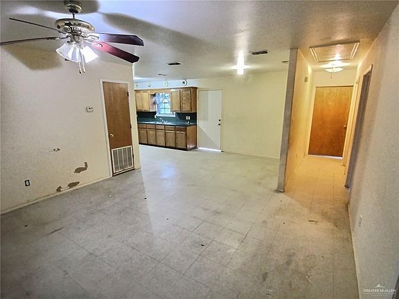 4th image of 703 E Kuhn St