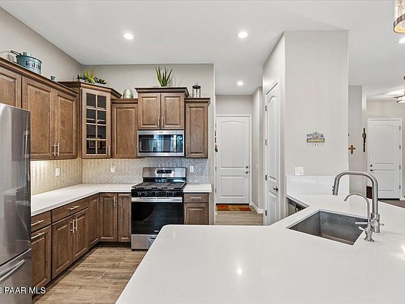 3rd image of 5447 N Dolan Ct