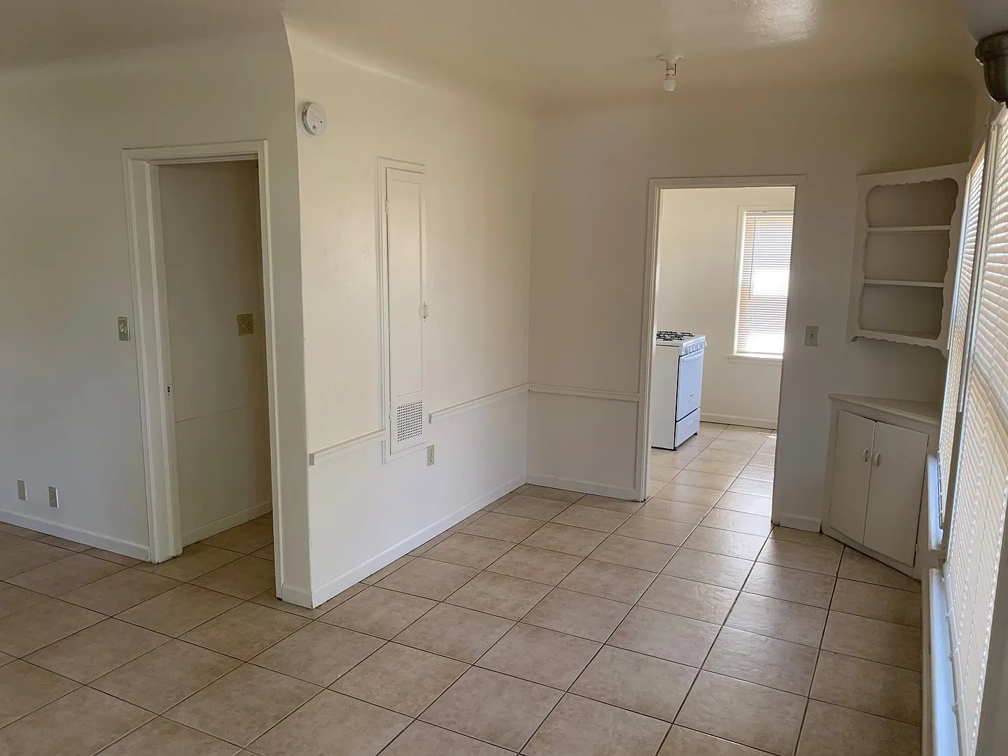 221 Wilson Ave. — Photo 3