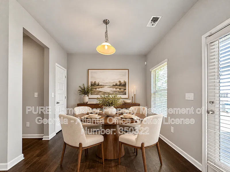 4 bed, 2.5 bath, 1832 sqft, $2,135 — Photo 3