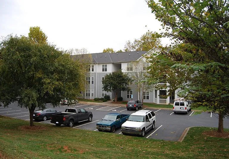 Argyle Place Apartment Homes — Photo 17