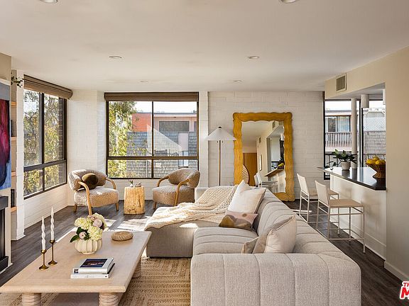 2nd image of 2304 S Beverly Glen Blvd Unit 501