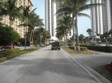 4th image of 220 Kings Point Dr APT 305