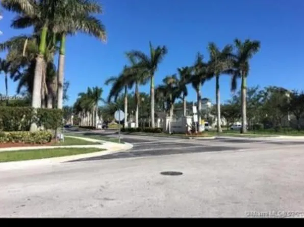 2630 NE 3rd Dr, Homestead, FL