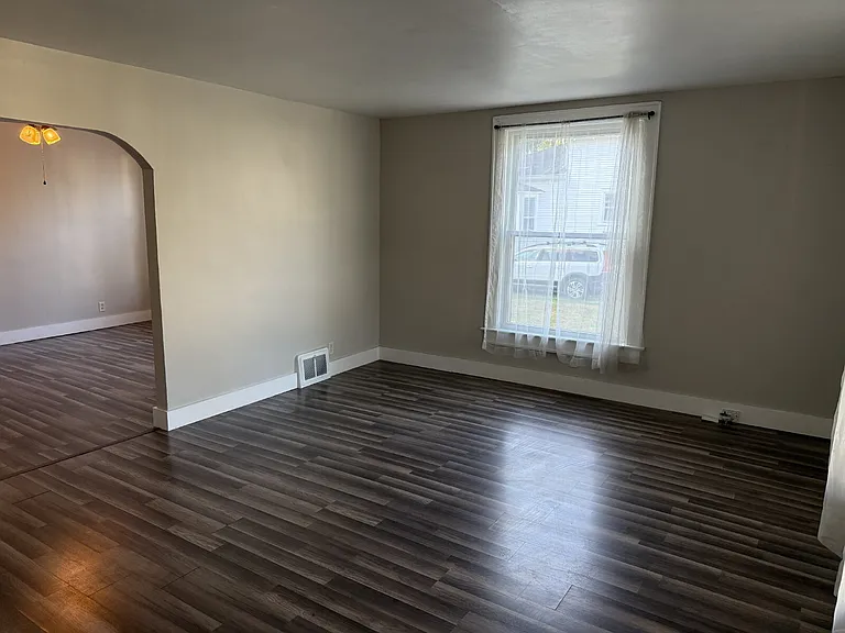 2124 Eastern Ave NE — Photo 9