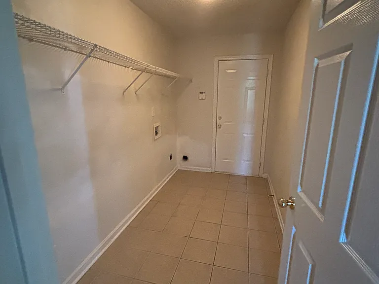 110 Meadowglade Ln — Photo 21
