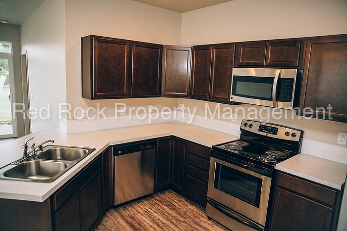 1st image of 319 Marigold Ln