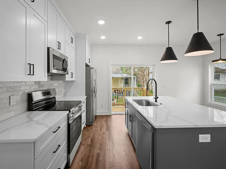 1510 Lawrence St — Photo 9