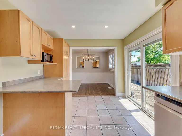 5 Country Club Dr — Photo 24