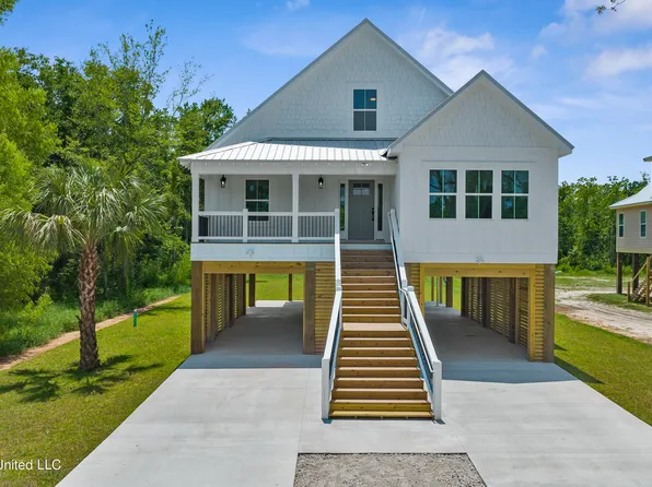221 Hiern Ave, Pass Christian, MS 39571