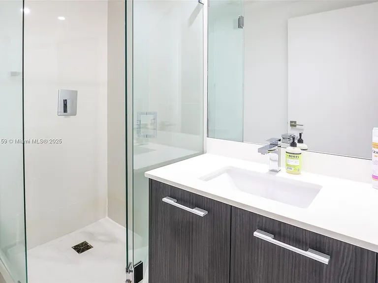 55 SW 9th St #3906 — Photo 32