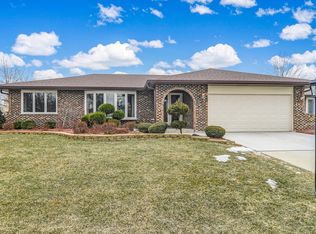 2981 Spring Green Dr, Darien, IL 60561