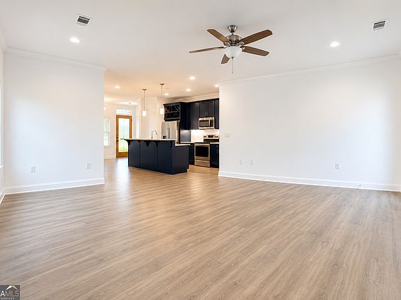 3rd image of 110 Cherokee Rose Cir