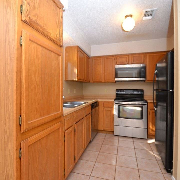 1st image of 2007 Kirksey Dr #A