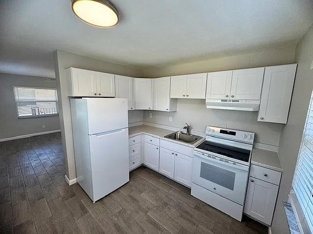 2601 SW 9th St — Photo 2