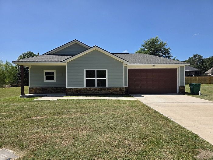 1st image of 210 Gavin Dr