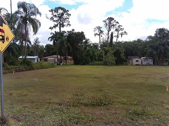 4th image of 415 Highlands Lake Dr