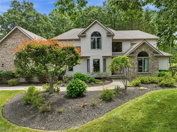 6435 Suzanne Ln, Solon, OH 44139