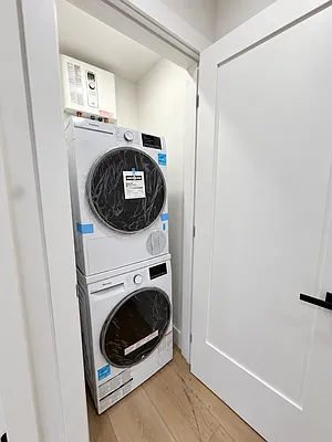 Laundry, photo 1