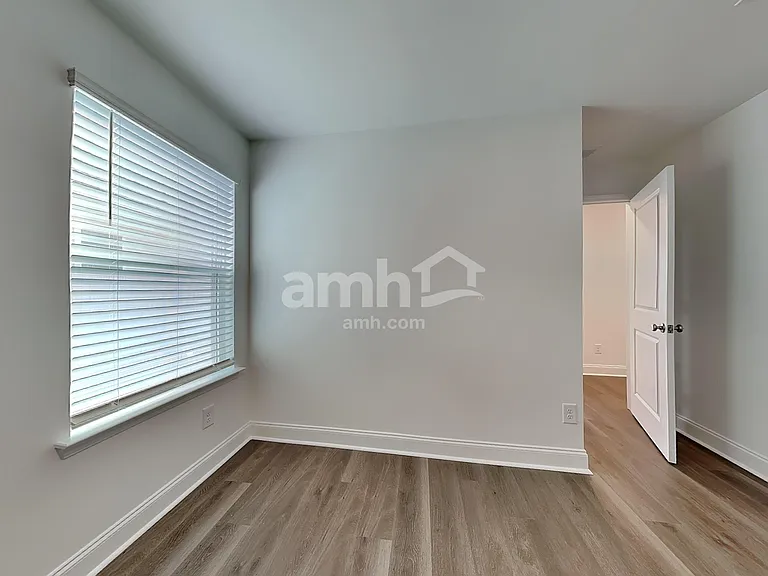 416 Armstrong Curv — Photo 14