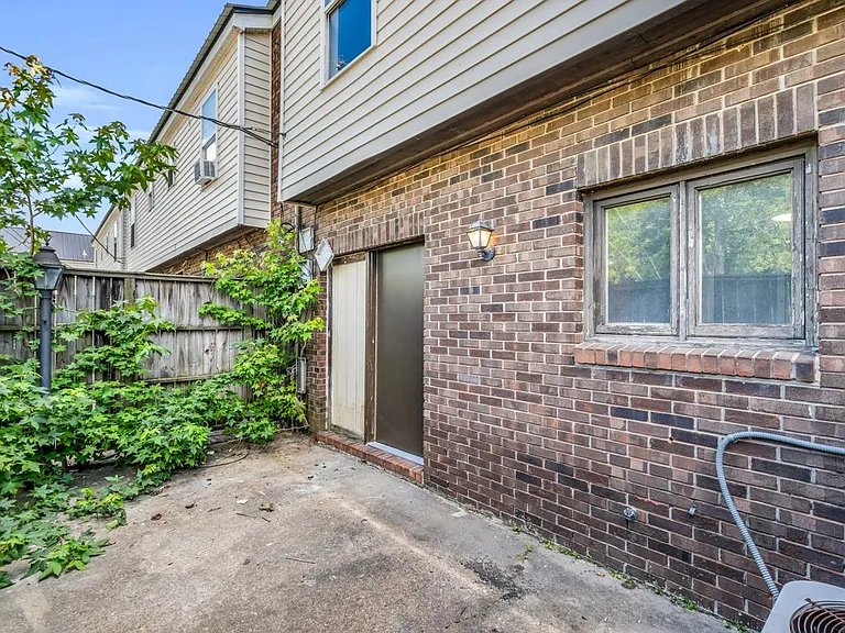 400 Forrest Blvd #13 — Photo 15