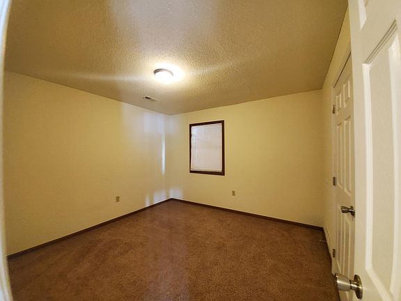 4th image of 411 Jefferson St